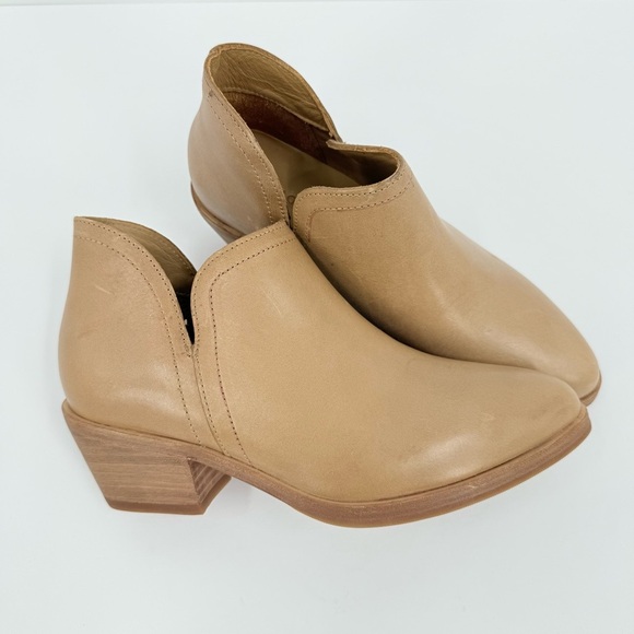 Nisolo Women's Mia Ankle Bootie in Almond Size 6 - Picture 5 of 13